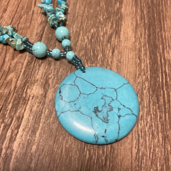 Parisian market faux turquoise necklace - Picture 4 of 4
